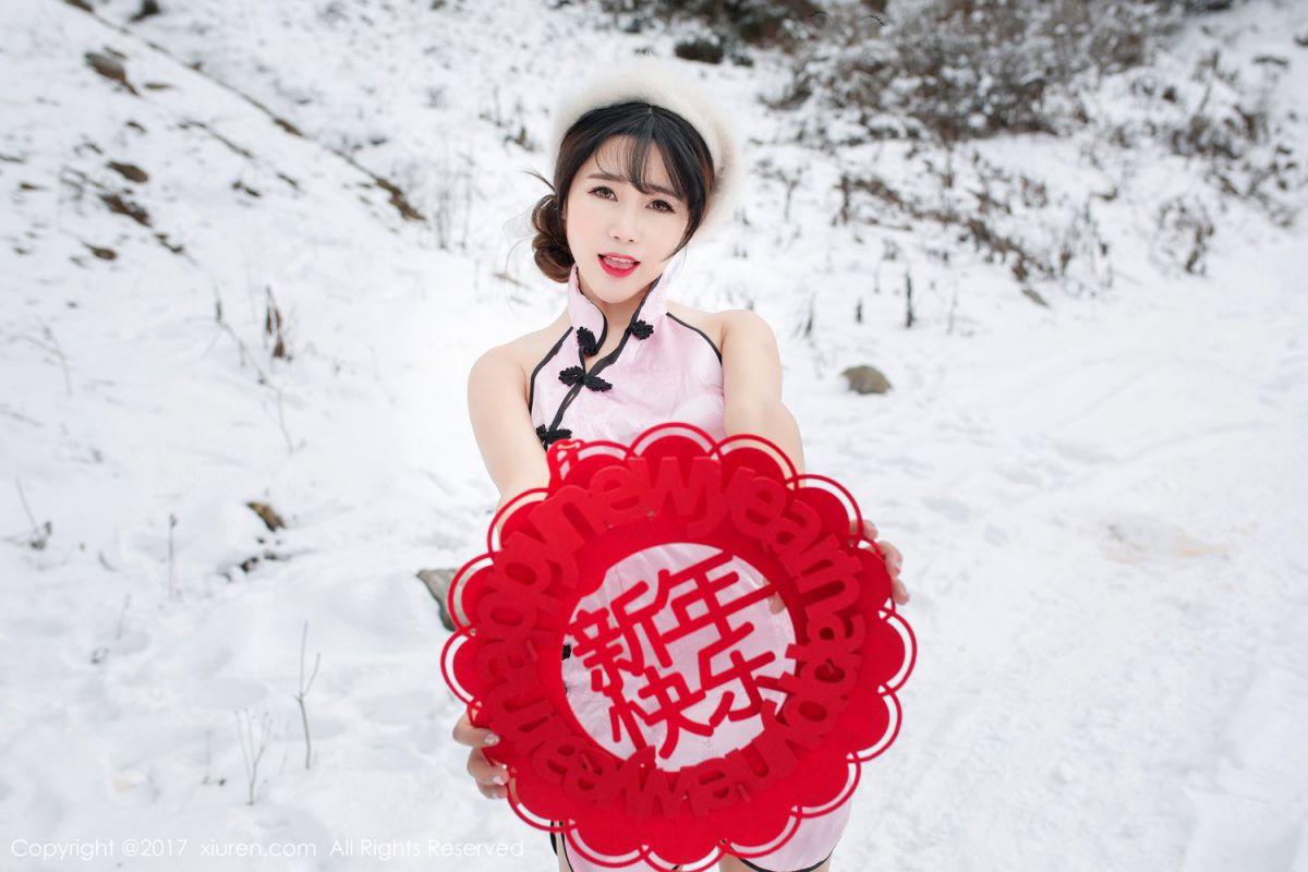 旗袍美女兜豆靓Youlina雪地性感户外写真