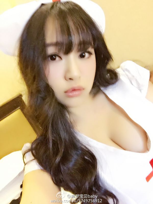 性感巨乳美女虞梦宝贝(虞梦)微博私拍图片