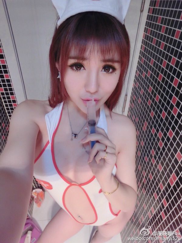 巨乳网红美女周晓唯vivienne自拍图片合辑