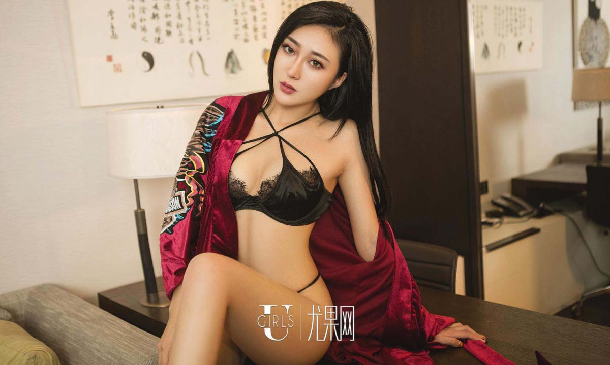 性感内衣美女Lucky诱惑私房照图片