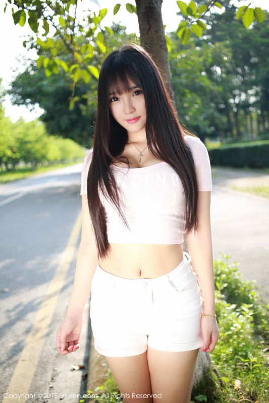 美媛馆长发美眉夏瑶baby户外清新写照