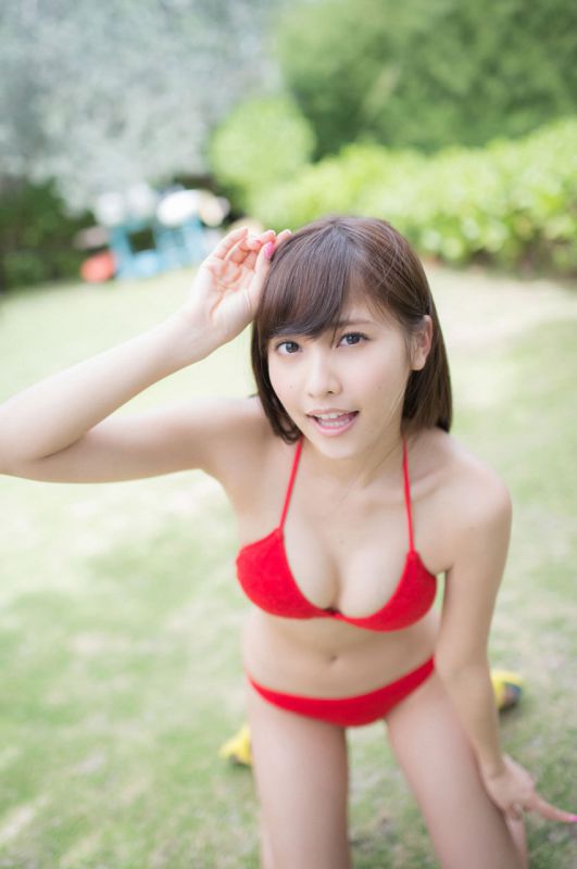 日本比基尼美女佐野雏子户外诱人写照