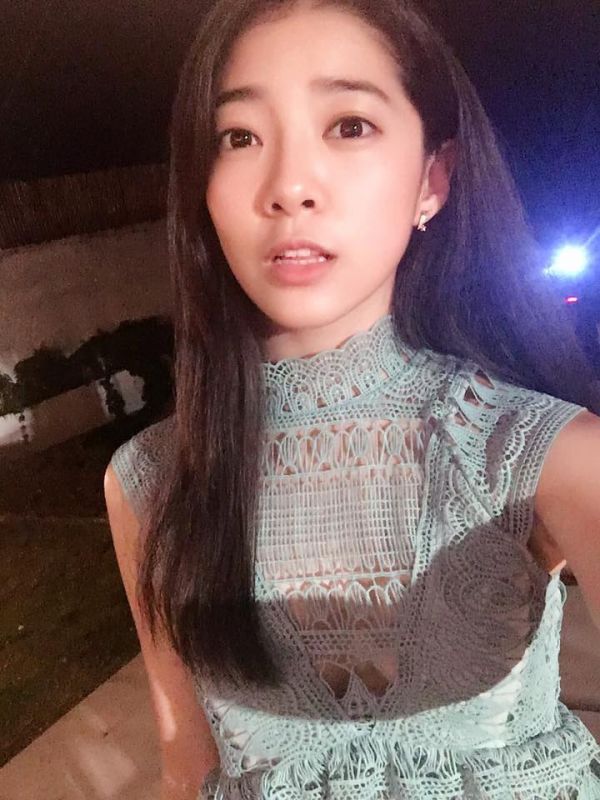 台湾美女周颖立自拍美照甜美迷人