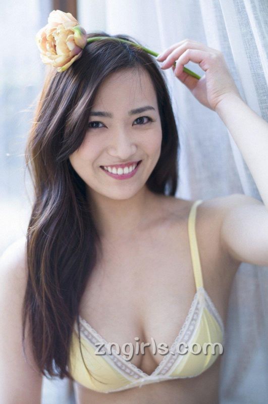 日本美女中牟田あかり比基尼写真