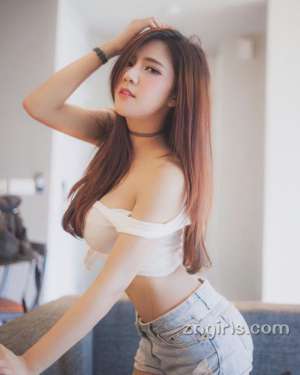 美女车模Numnim Jang私房诱惑写真