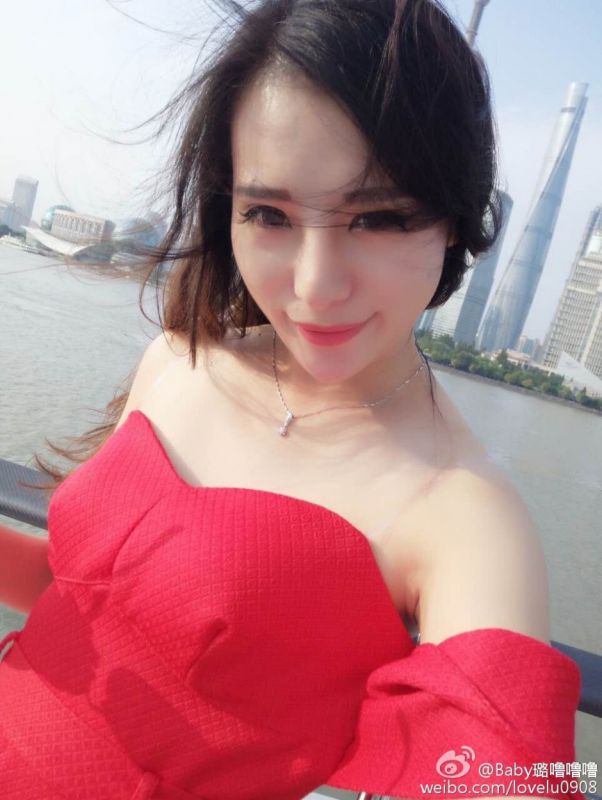 长发美女模特luu_baby微博私拍图片