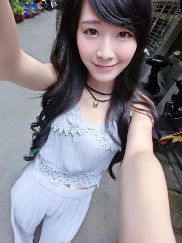 台湾外拍模特陆子玄自拍写真图片