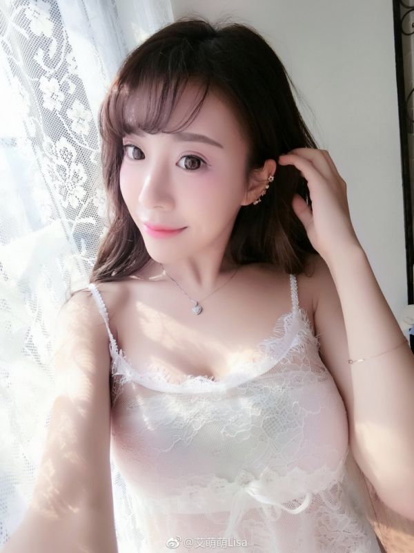 美女主播艾萌萌微博私房写真甜美迷人