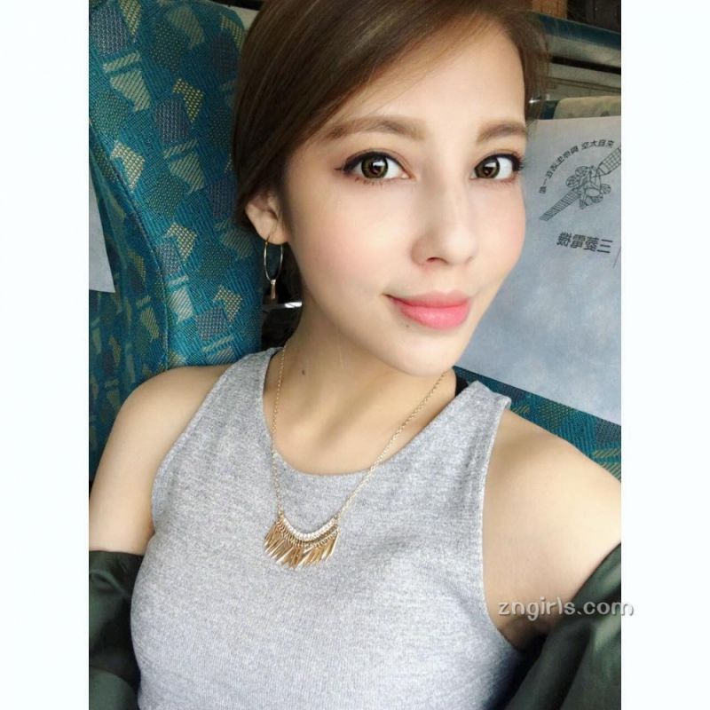 台湾美女小白Janet比基尼私房照