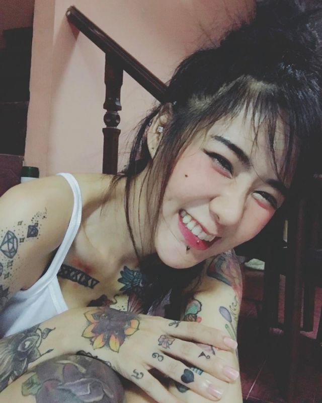 纹身美女Punyaphat Pongsub泳装性感写真