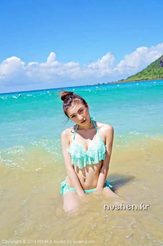 FEILIN比基尼美女Hana妹海边外拍写真图片