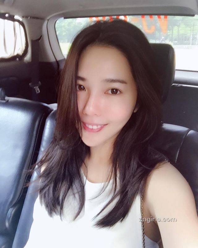 美女主播朱琦郁自拍私房照清纯迷人