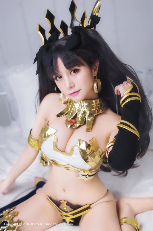 波萝社美女夏美酱cosplay写真性感迷人