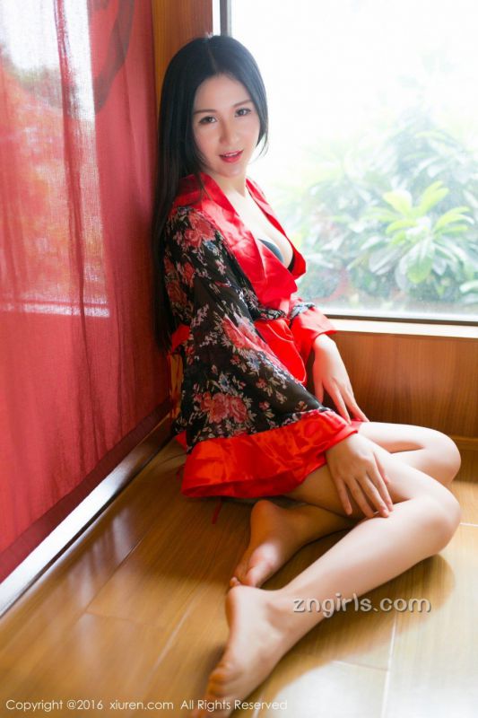 秀人网漂亮美眉唐雨辰TYC和服性感私拍写真