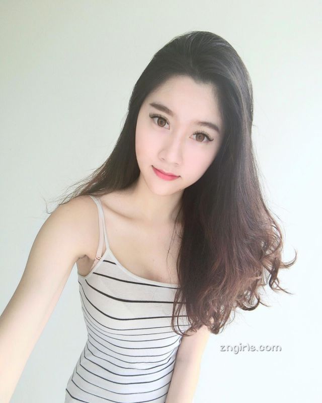 马来西亚美女Evelynyinn私房美照丰满诱人