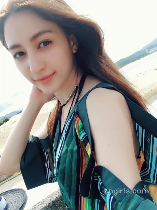 台湾混血美女MEIMEI(INES)自拍图片合辑