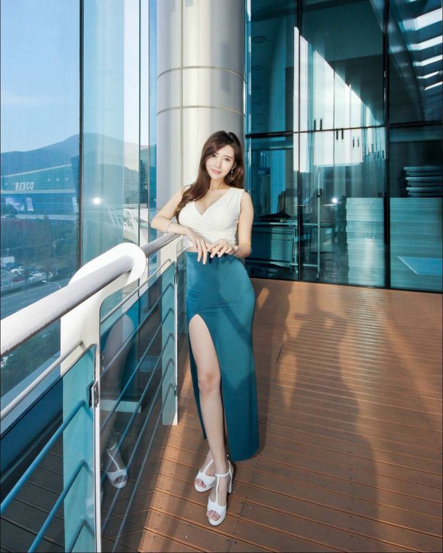 韩国美女宋珠娥私房性感写真酥胸诱人