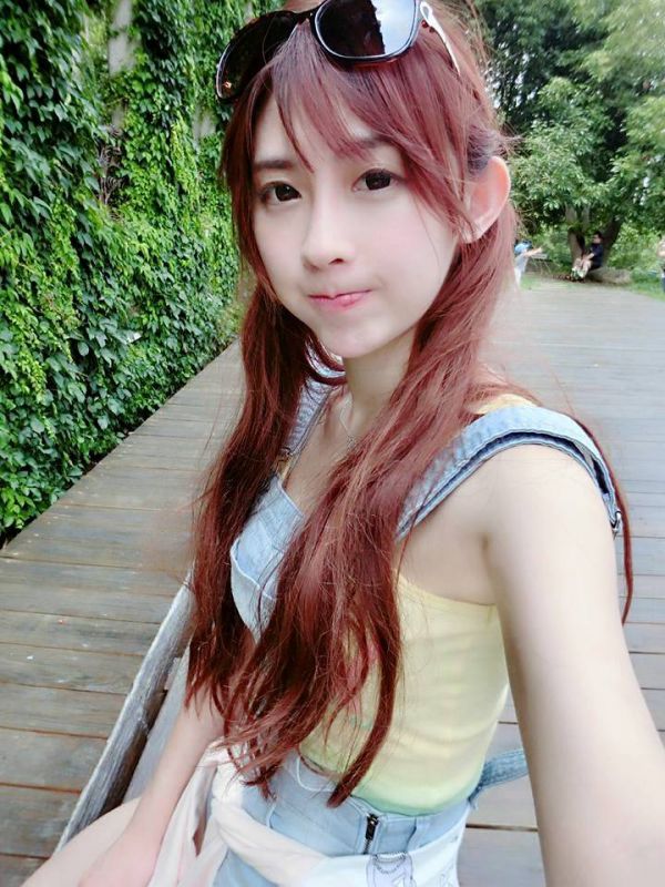 台湾校花美女张黛比清纯私拍写真