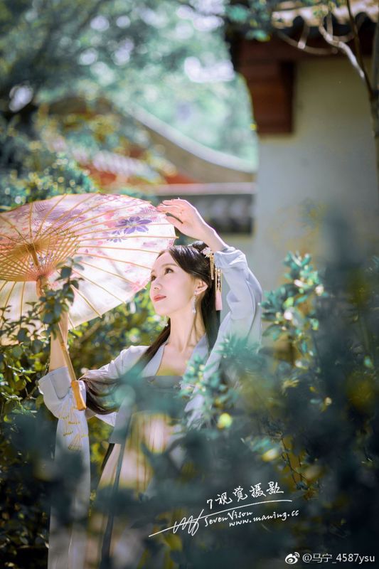 古装美女Audrey如竹林写真风姿迷人