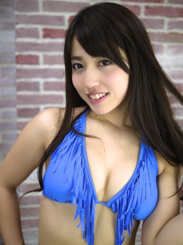 日本模特美女璃乃比基尼写真图片