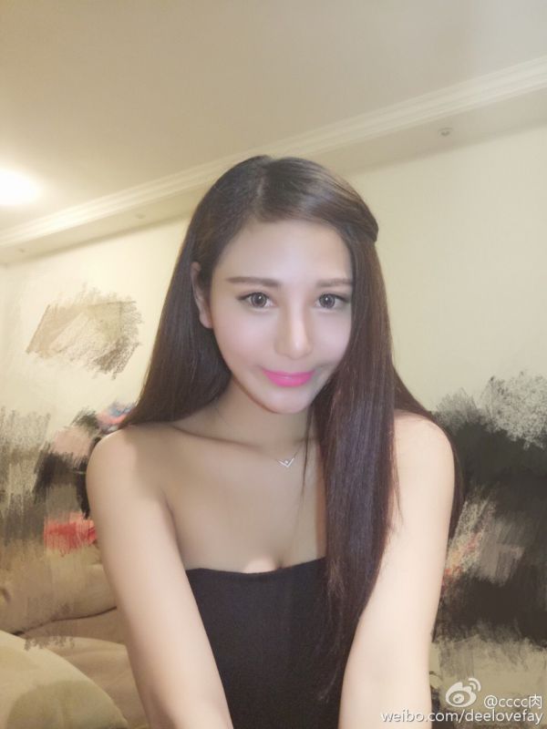 网络美女cccc肉微博私拍写真图片