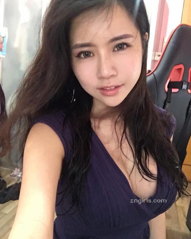 美女主播Kiara Kitty自拍私房照酥胸诱人