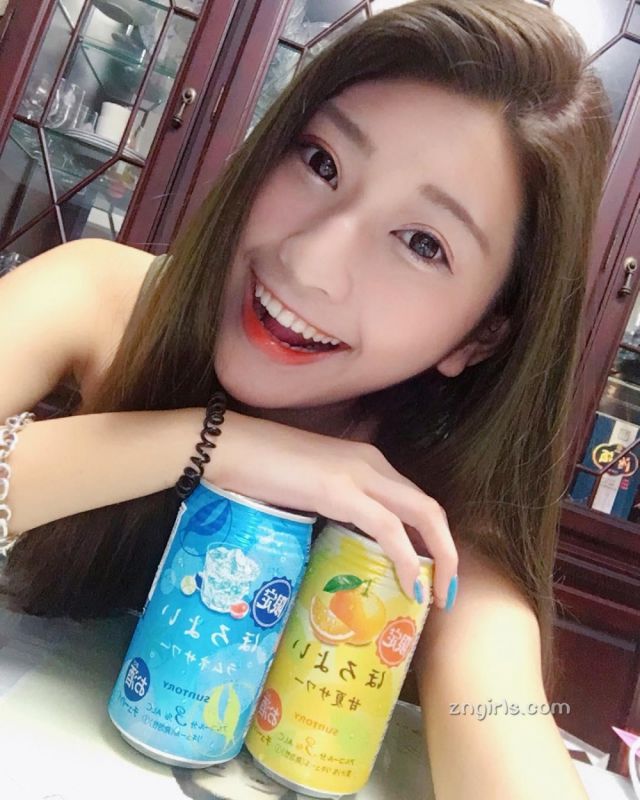 美女校花郑安文比基尼私房照