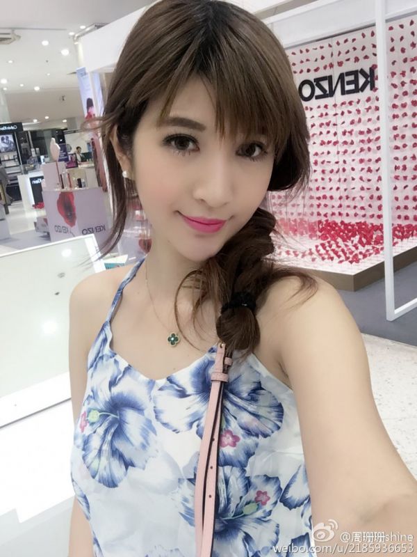 90后美女模特周珊珊shine自拍写真图片