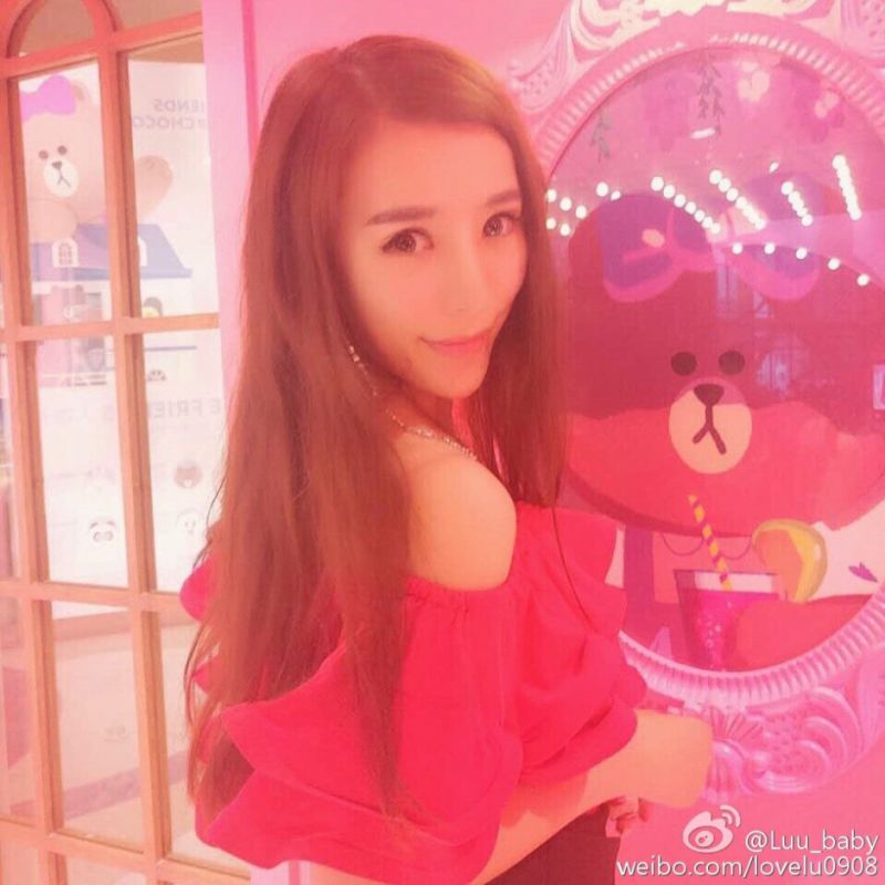 长发美女模特luu_baby微博私拍图片