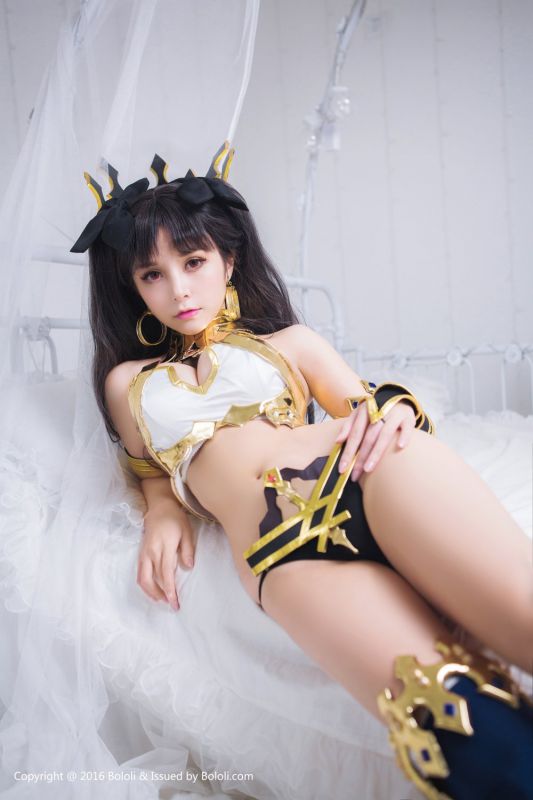 波萝社美女夏美酱cosplay写真性感迷人