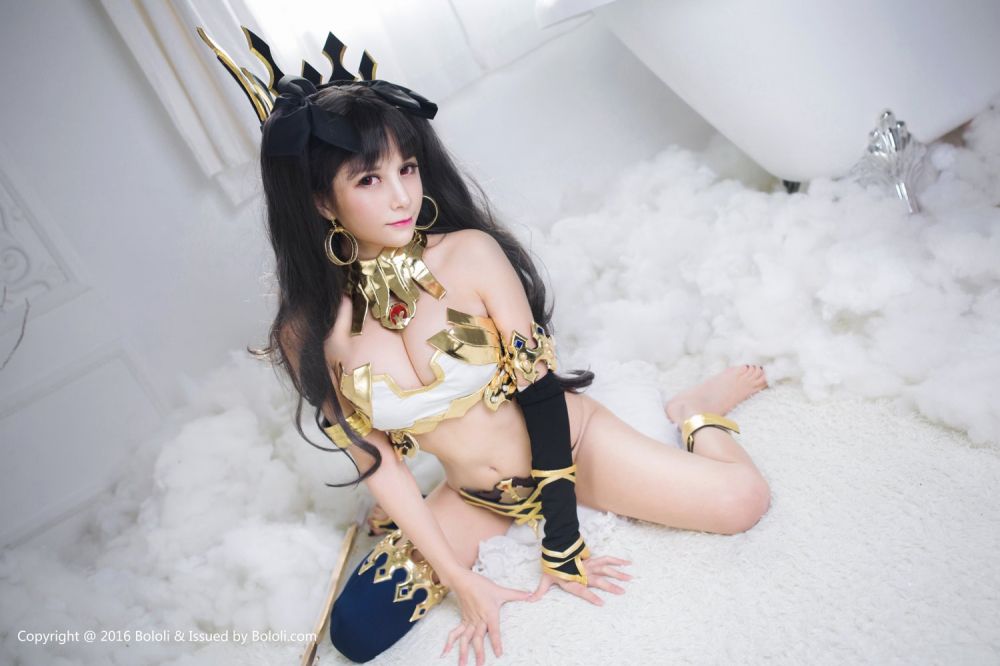 波萝社美女夏美酱cosplay写真性感迷人