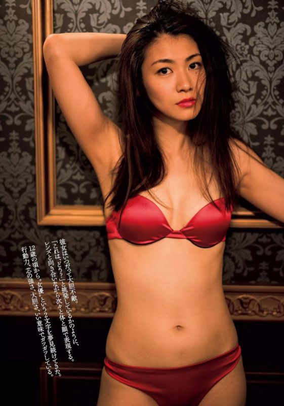 日本女艺人{内公美摄影写真图片