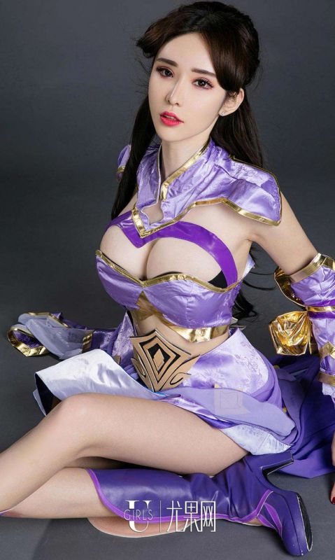 性感美女萌琪琪cosplay写真酥胸诱人