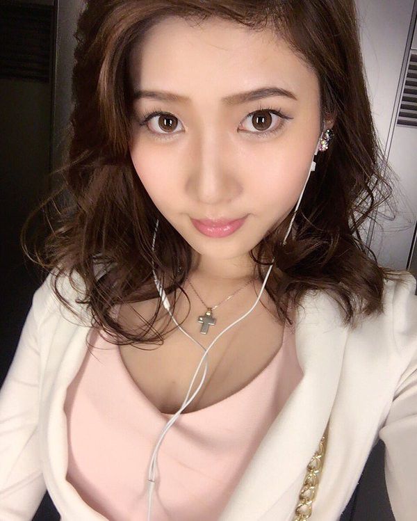 日本美腿模特绪方友莉奈写真图片