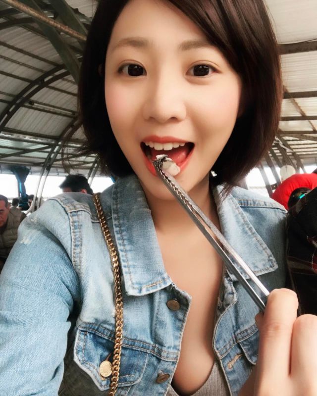 短发美女林舒舒酥胸诱人自拍照