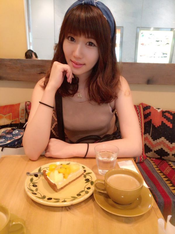 日本美腿模特绪方友莉奈写真图片