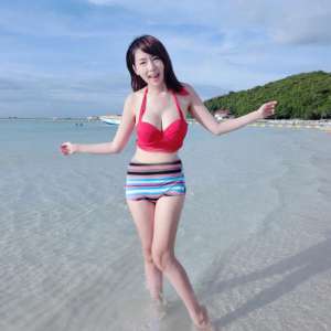 大胸美女Parlovetati Kasetsart比基尼私房照