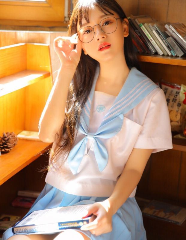 韩国校园文学女孩蓝色水手服清纯唯美个人写真