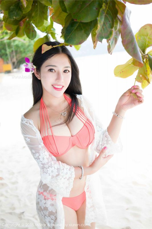 爆乳美女嘉嘉Tiffany沙滩比基尼写真照