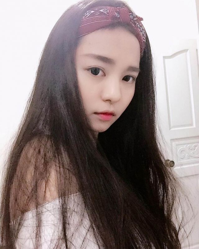 美女萝莉邱苡u私房自拍照可爱迷人