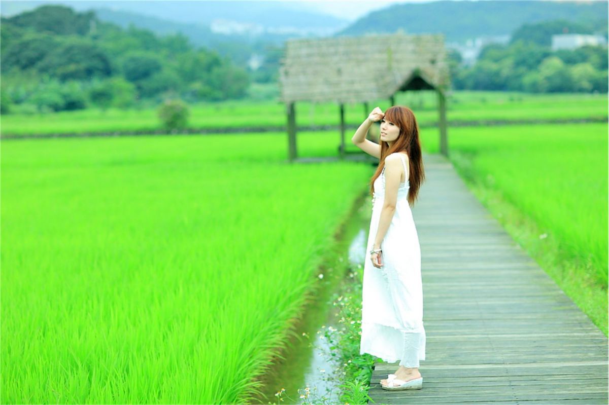 台湾清纯美女小静夏日唯美写真照