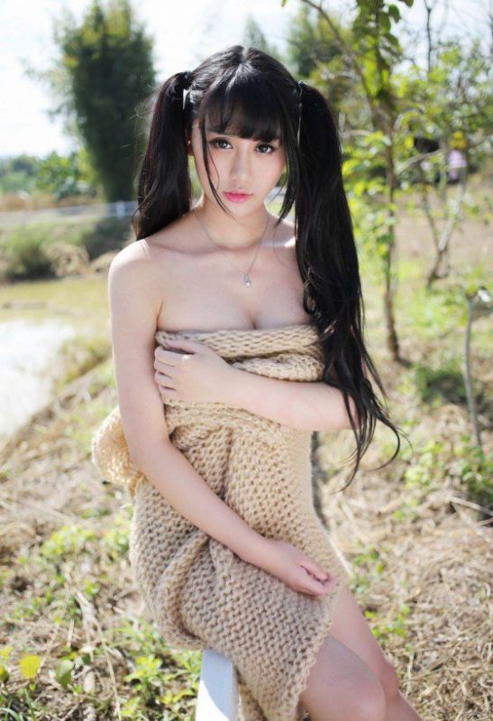 美女模特杨晓青儿户外性感写真集