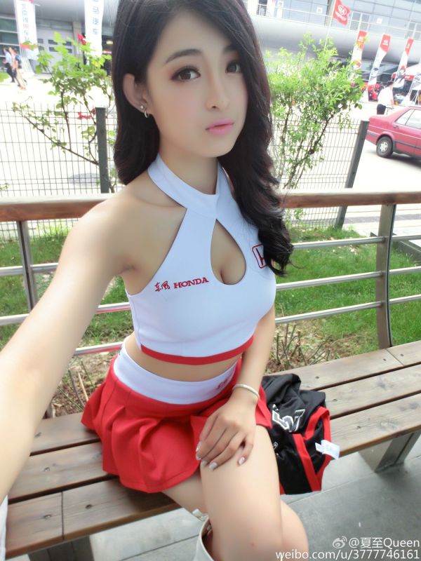 高颜值美女大耳朵夏至养眼美照图片