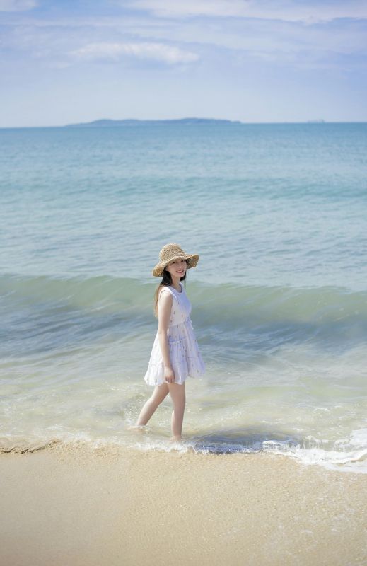 沙滩风情度假少女性感短裙户外人体艺术写真