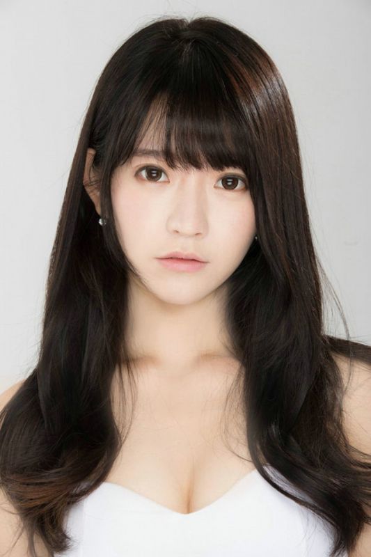 韩国少女yurisa甜美长相惹人爱