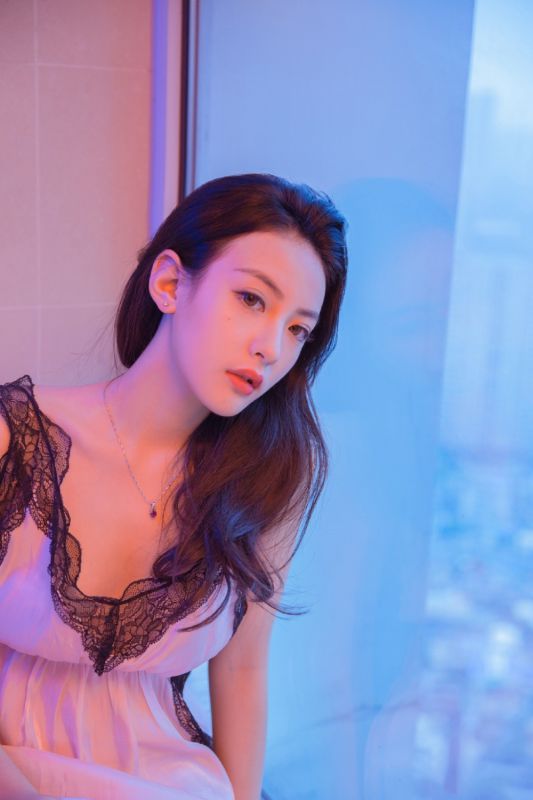 网络美女浴缸情趣内衣诱惑长腿风骚性感写真