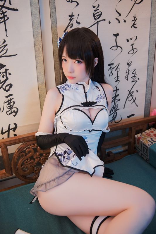 亚洲童颜巨乳国模少女美乳人体艺术性感写真