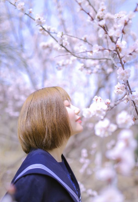 极品妖娆校园美女学生妹西服优等生赏花清纯写真