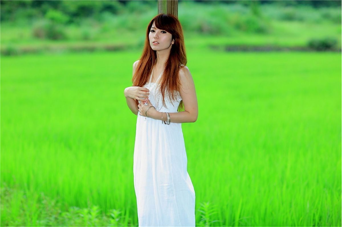 台湾清纯美女小静夏日唯美写真照