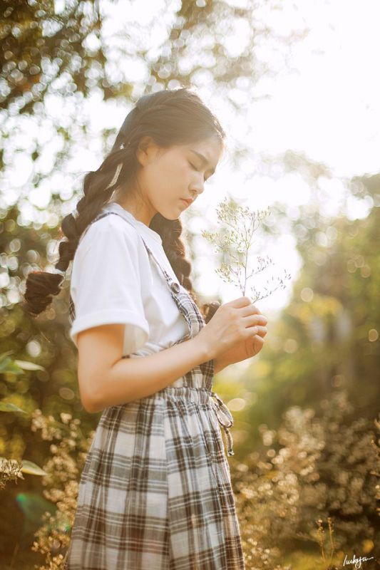 麻花辫清纯少女户外唯美写真